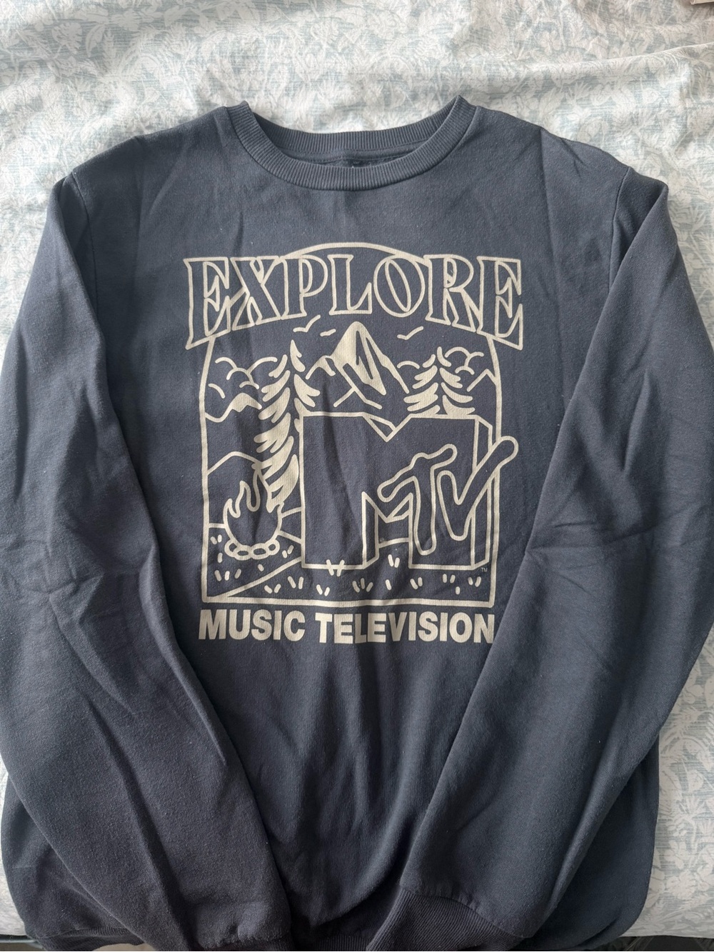MTV Navy Crewneck Sweatshirt with Cream 'Explore' Graphic